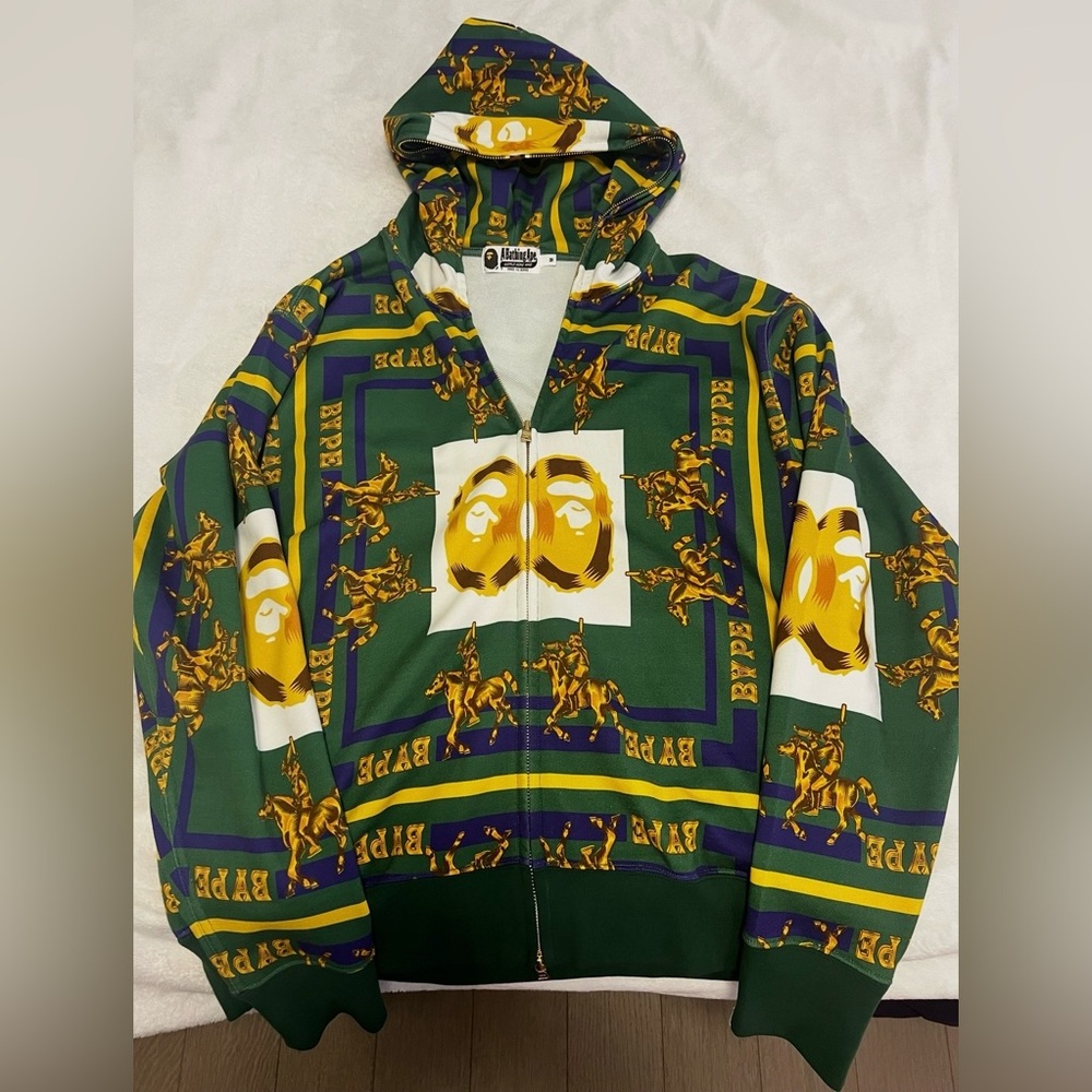 Green Patterned Hooded Zip Sweater with Gold Motif